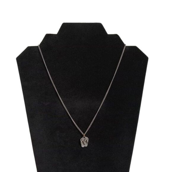 Silver Toned Jesus In His Steps Engraved Flip Flops Pendant Lightweight Necklace - Picture 1 of 9